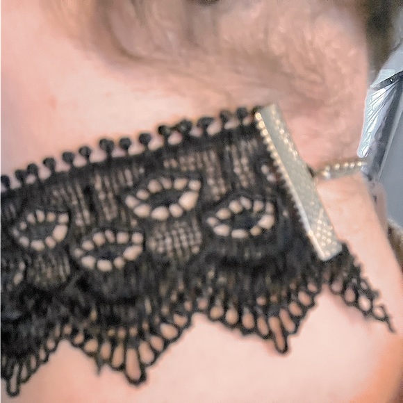 Lace Choker *brand unknown but purchased at the Bay-St. Vital Mall-Winnipeg,MB* - Picture 7 of 7
